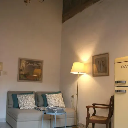 Governo Vecchio Apartment