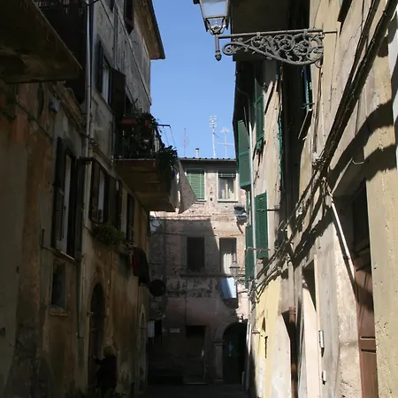 Governo Vecchio Apartment *